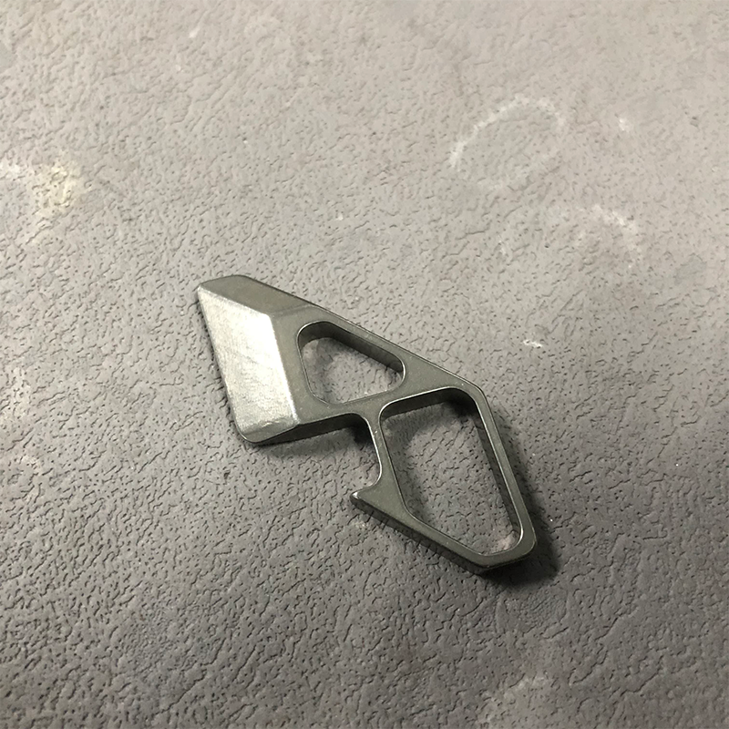 Titanium Pry Bar - Faca Utilitária Multifuncional em Liga de