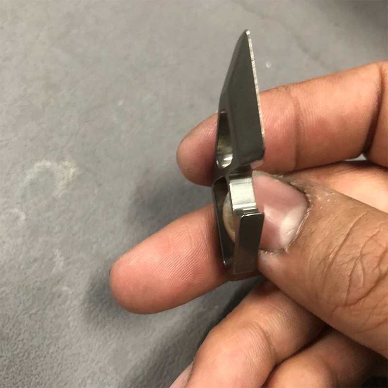 Faca Utilitária Multifuncional - Titanium Pry Bar avaliação e preço